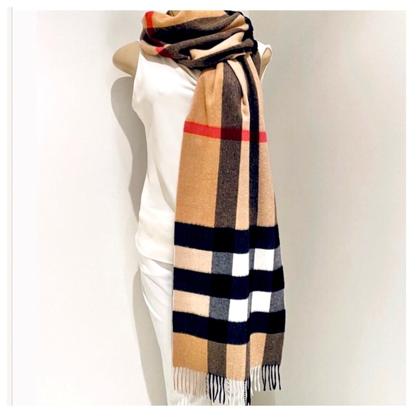 BURBERRY LONDON HALF MEGA CHECK CASHMERE SCARF. - Picture 2 of 7
